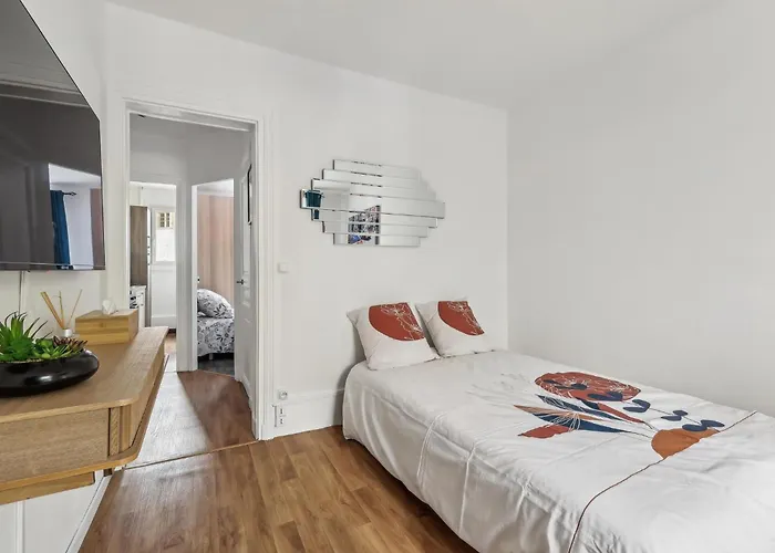 Апартаменты Elegant 1br In Front Of Montparnasse - Metro 2min - 50
